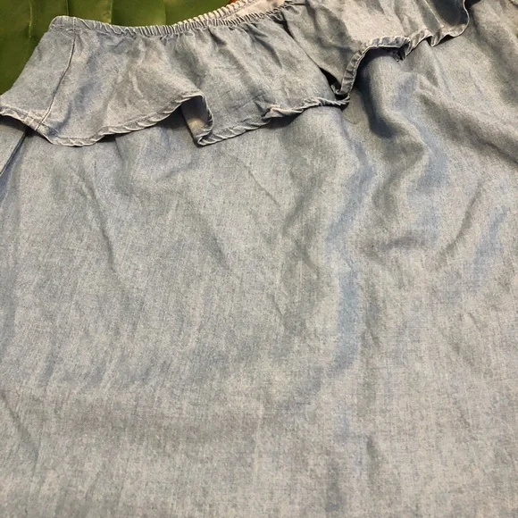 Old Navy Chambray Style Top - Picture 7 of 12